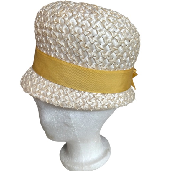 1960s Dale Kelly Woven Straw w/Yellow Ribbon & Matching Stick Pin Domed Cloche H